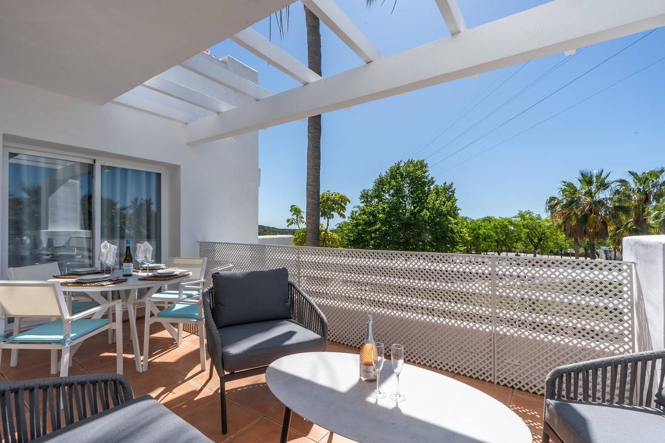 Ganze Wohnung, Al-114 Estepona - Apartment - Alcazaba Lagoon 2 Bd in Alcazaba Lagoon, Casares