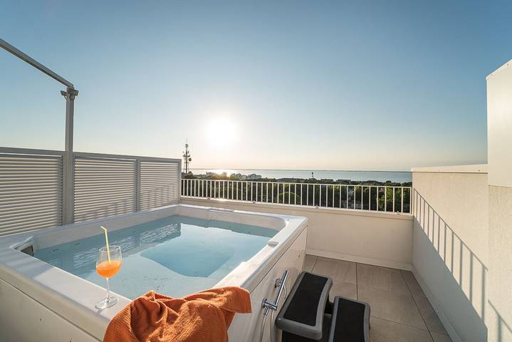 Ferienwohnung für 6 Personen, mit Meerblick und Balkon/Terrasse sowie Whirlpool in Lignano Sabbiadoro