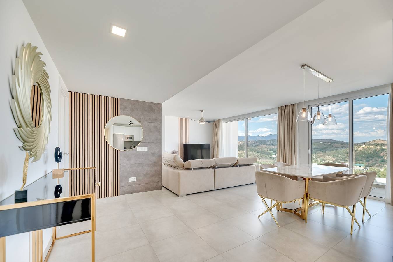 Ganze Wohnung, Ferienwohnung "Luxury Penthouse with Private Pool" mit Meerblick, Gemeinschaftsterrassen und Wlan in La Cala de Mijas, Mijas