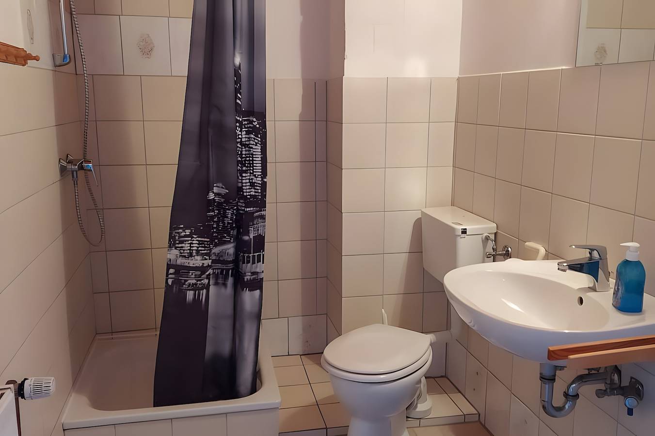 Ganze Wohnung, Apartment 'Uhlenhoff Ottermeer' mit gemeinsamer Terrasse, Garten und Wlan in Ihlow, Nordseeküste