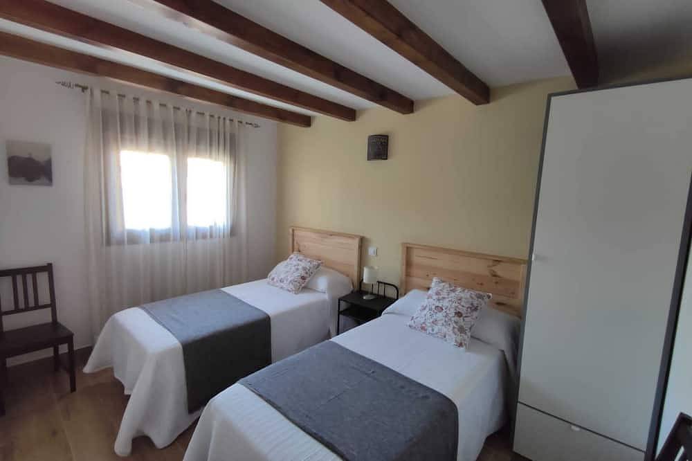 Apartamento entero, Puente viejo de Buitrago Casa Encina in Buitrago del Lozoya, Provincia de Madrid