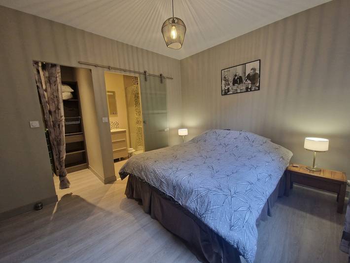 Ganze Wohnung, Moderner Komfort mit Pool und Garten, Nähe See in Menthon-Saint-Bernard, Annecy und Umgebung