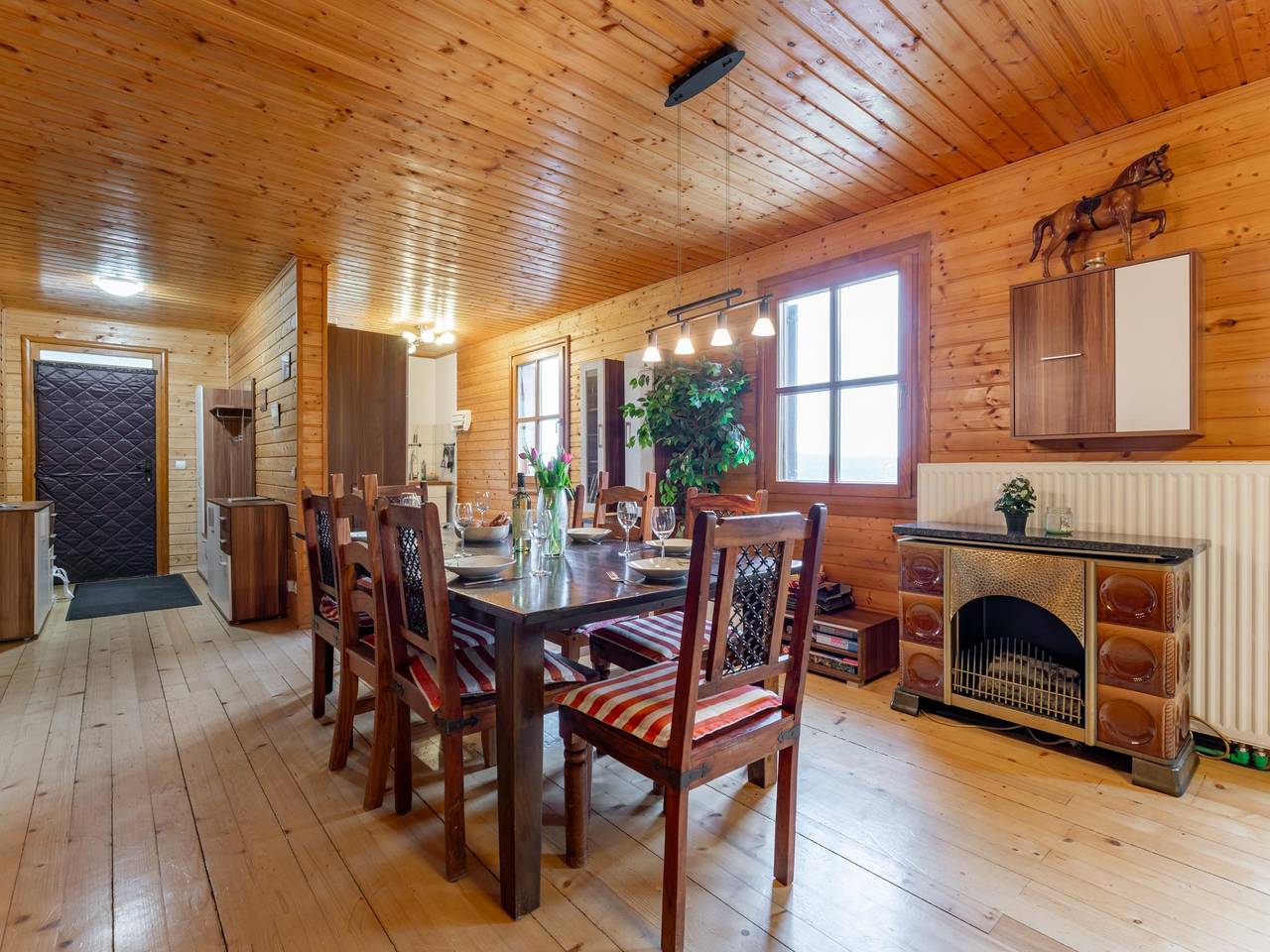 Ganze Wohnung, Ferienwohnung mit Terrasse auf einem Landgut in Liebenfels, Mittelkärnten