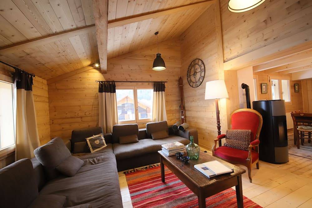 Chalet in mountain hamlet near La Clusaz and Le Grand Bornand in Les Villards-sur-Thônes, Annecy region