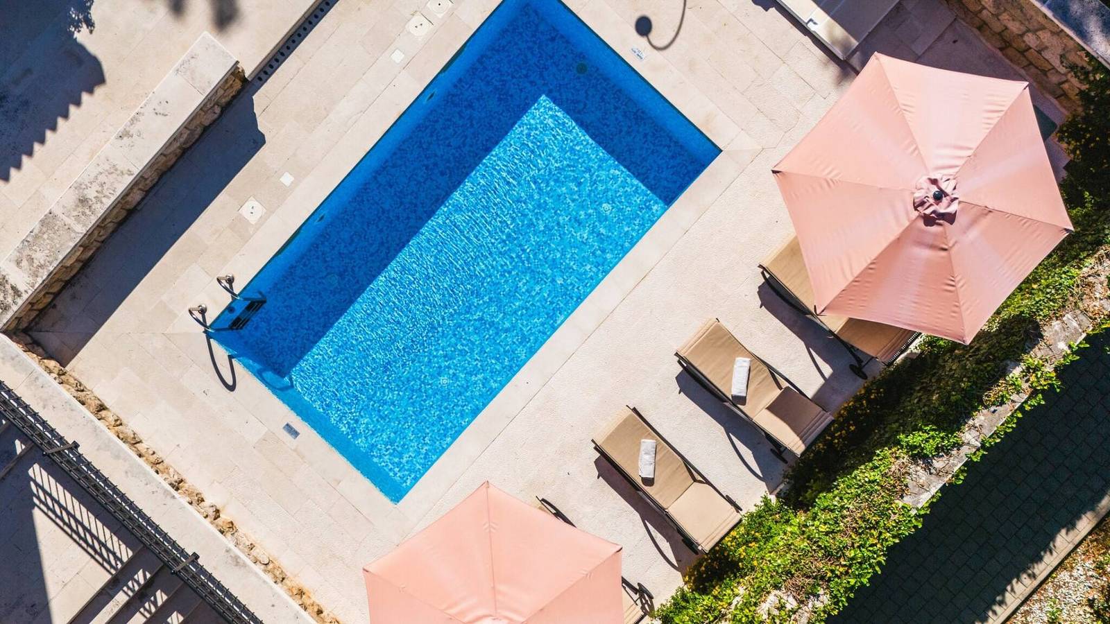 Luxury Beachfront Villa Dubrovnik Oasis with Pool in Mandrač, Grad Dubrovnik
