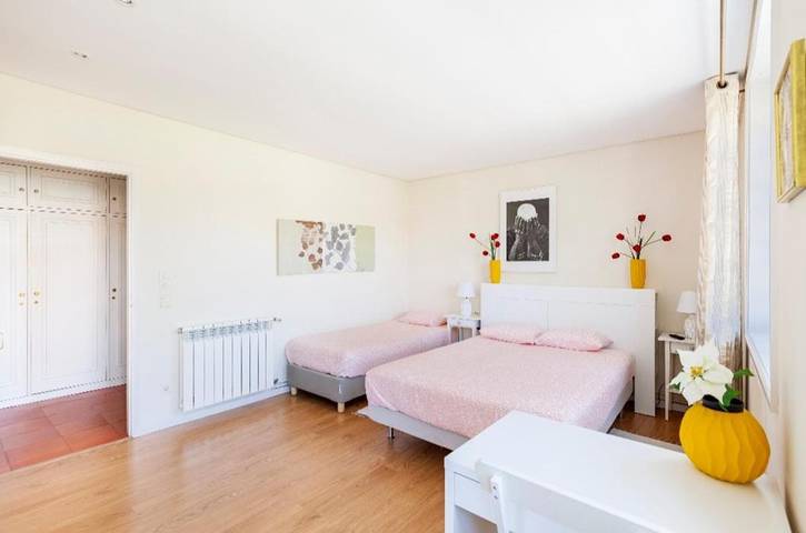 Maison d’hôte pour 7 personnes, avec piscine ainsi que balcon et vue à Porto