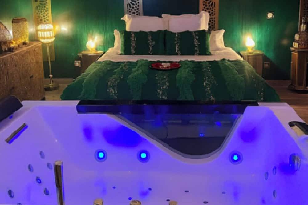 Riad Majorelle House With Jacuzzi Near Disney in Nanteuil-lès-Meaux, Sena y Marne