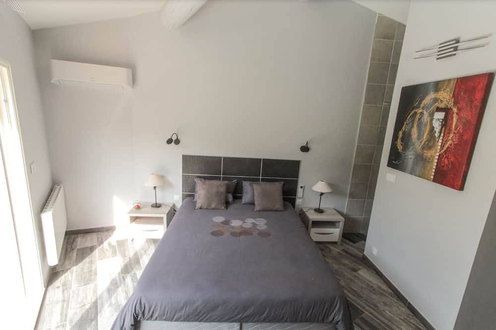Apartamento entero, Suite La Calade at the foot of Mt Ventoux with swimming pool in Malaucène, Parque natural regional del Mont Ventoux