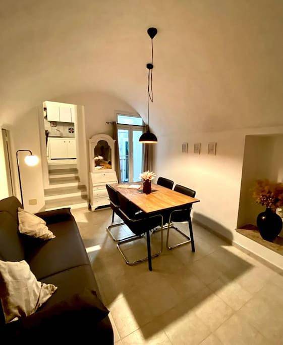 Gîte pour 3 personnes, avec vue et balcon à Airole - 2