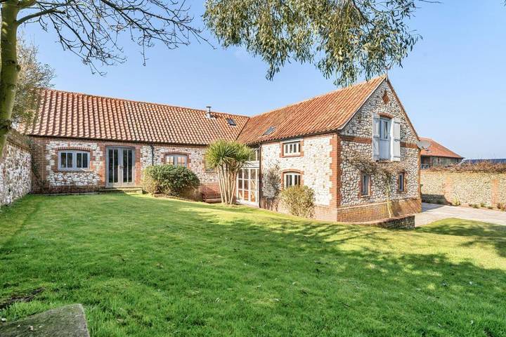 Cottage for 7 people, with Garden in Burnham Overy Staithe