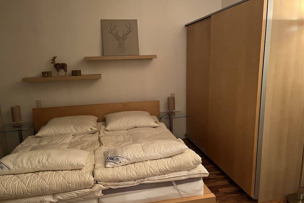 Ganze Wohnung, Helle 2-Zimmer Ferienwohnung mit Süd-Terrasse in fantastischer Aussichtslage in Mösern, Telfs