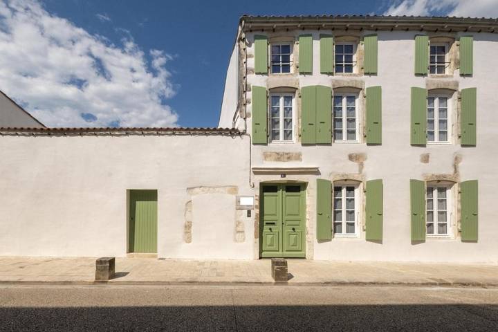 Location de vacances pour 10 personnes, avec jardin, animaux acceptés dans Port de la Flotte-en-Ré