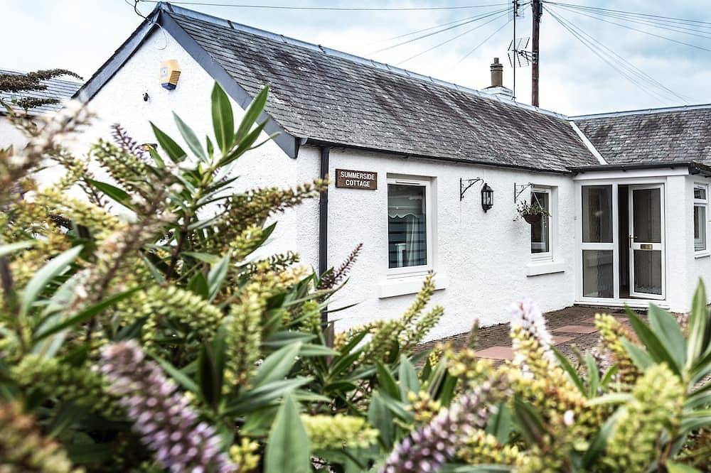 A delightful, homely cottage.  A great base for all of East Lothian. in Gullane, Edinburgh and Lothian