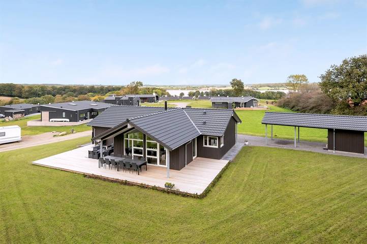 Ferienhaus für 9 Personen, mit Whirlpool und Terrasse sowie Garten - 1
