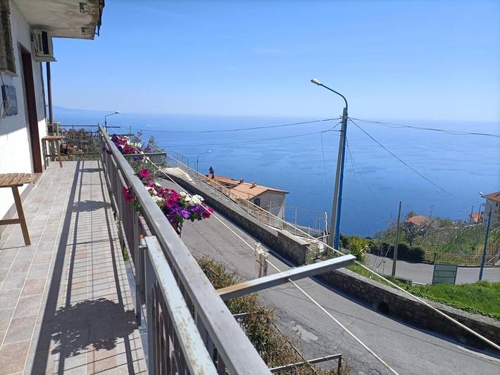 Maison d’hôte pour 3 personnes, avec Balcon ainsi que Terrasse et Vue à Furore - 4