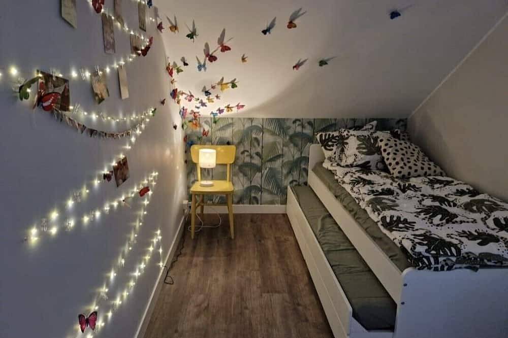 Ganze Wohnung, Countryside, two-level studio, built in an old barn. in Falun, Dalarna