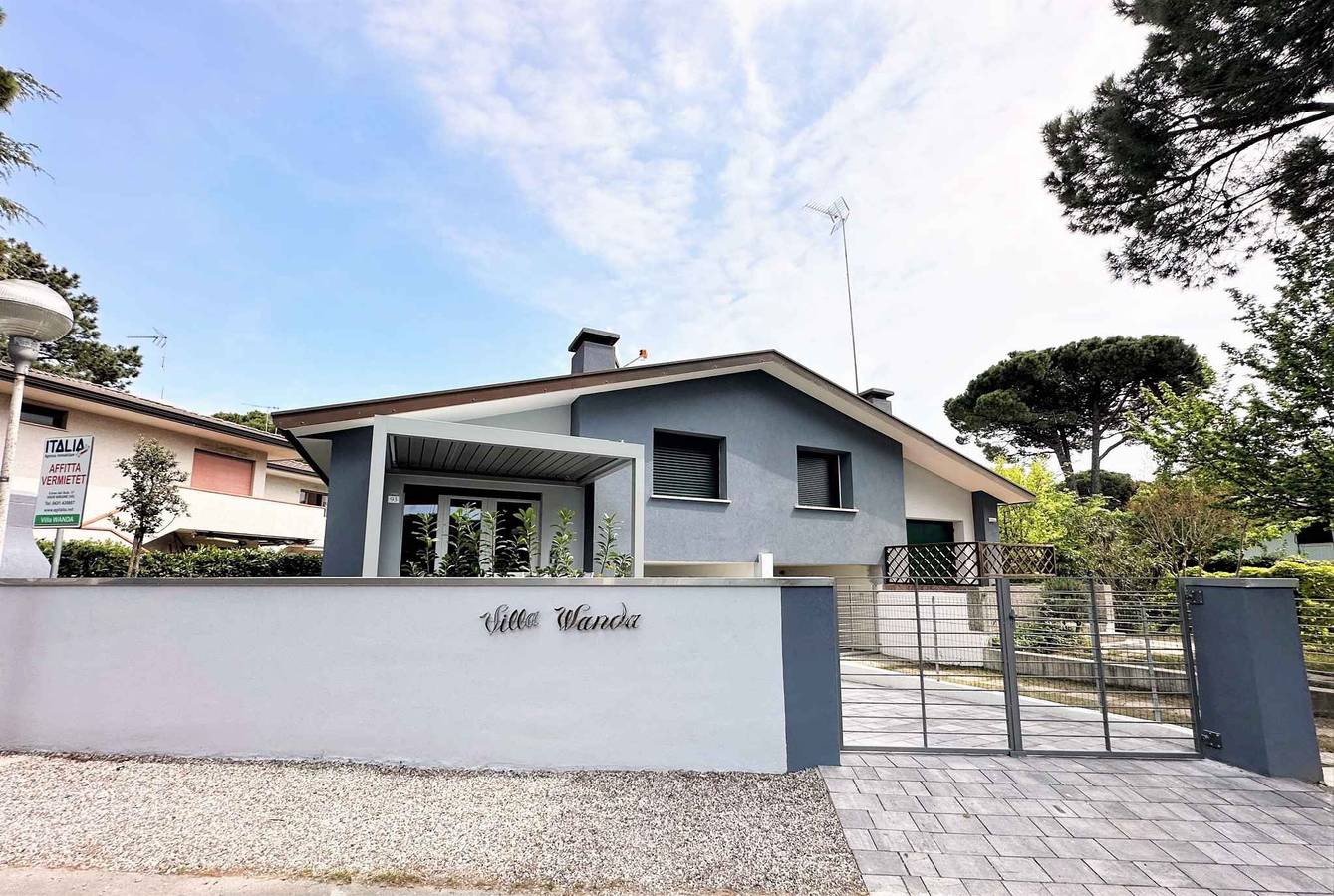 Apartamento vacacional entero, Apartamento vacacional cerca del mar con jardín privado  in Bibione, Provincia de Venezia