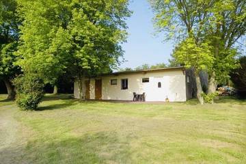 Gîte pour 2 personnes, avec terrasse et jardin, animaux acceptés à Quemper-Guézennec