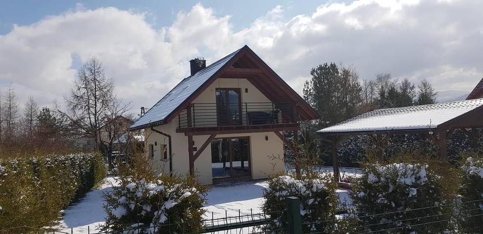 Chalet pour 6 personnes, avec Balcon et Terrasse ainsi que Jardin et Piscine dans Pal
