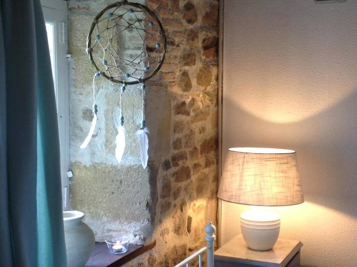 Location de vacances pour 4 personnes, avec vue ainsi que jardin et piscine dans Terres-de-Haute-Charente - 3