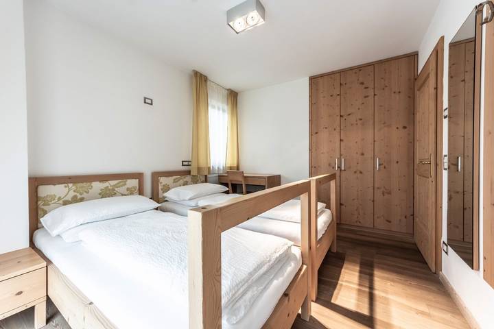 Ganze Wohnung, Ferienwohnung "Le Table B" mit Bergblick, Garten und Wlan in San Vigilio di Marebbe, Enneberg
