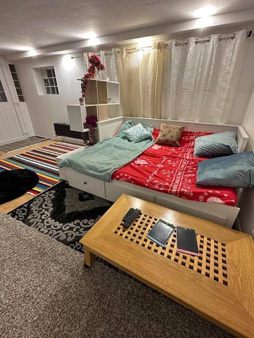 Appartement entier, *cocon*indépendant proche de l’aéroport et gares in Viry-Châtillon, Essonne