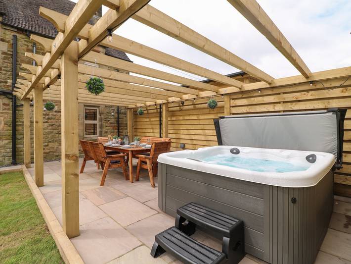 Holiday letting for 8 people, with Garden in Alstonefield