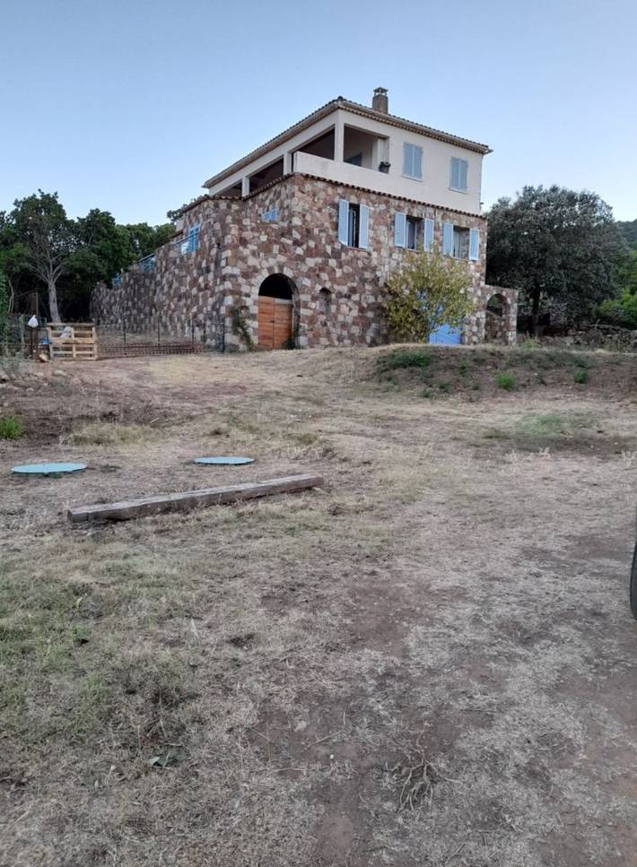 Gîte pour 7 personnes, avec terrasse et jardin, animaux acceptés