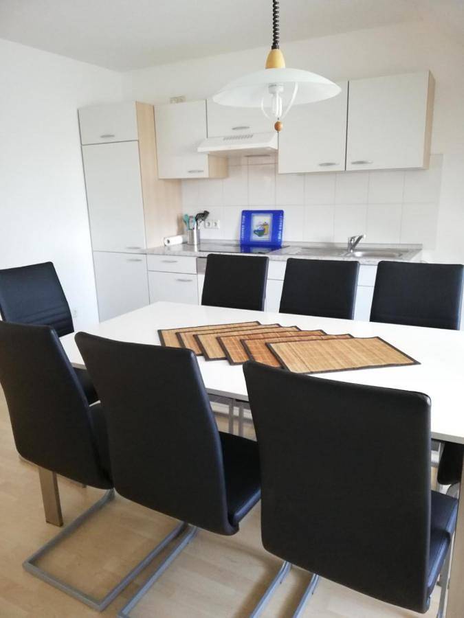 Ganze Wohnung, Ferienwohnung am Bodensee mit 3 Schlafzimmer über 2 Etage mit kleine Balkon bis 6 Personen in Hödingen, Überlingen
