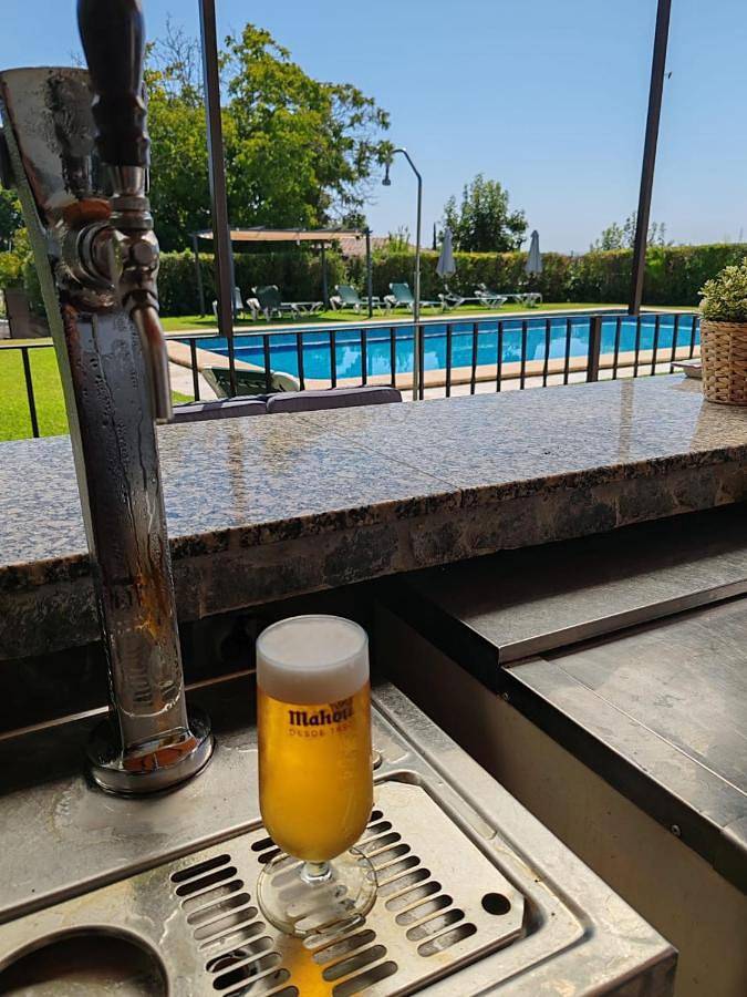 Casa rural para 20 personas, con vistas además de jardín y piscina, Familias con niños en Posadas - 2