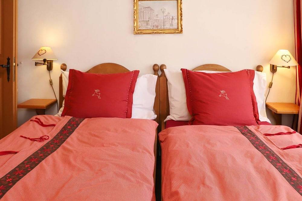 Ganze Wohnung, Schöne Wohnung für 8 Gäste mit  W-Lan, Tv und Terrasse in Saanenmöser, Saanen
