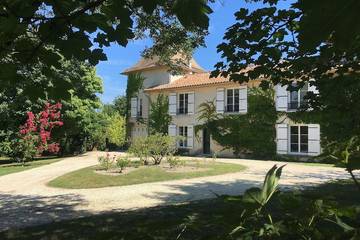Gîte pour 12 personnes, avec jardin à Saint-Séverin