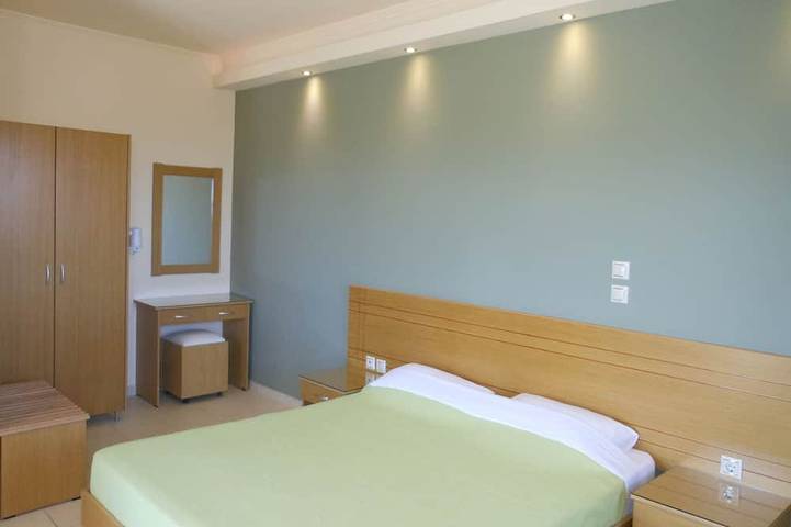 Ferienwohnung für 2 Personen, mit Garten und Balkon in Afantou - 3