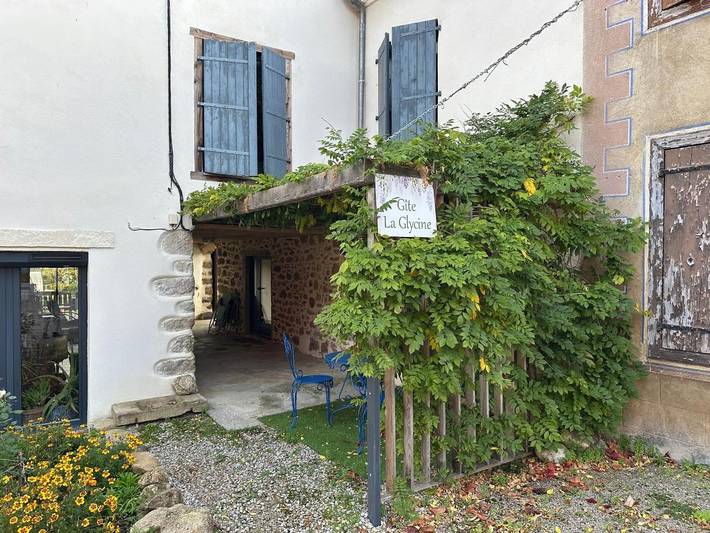 Location de vacances pour 4 personnes, avec Terrasse ainsi que Jardin et Vue à Dun (toponyme)