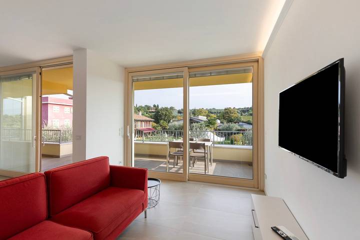 Ganze Wohnung, Ferienwohnung 'Agriturismo Le Campagnole Red' mit Gemeinschaftspool in Bardolino, Gardasee-Berge