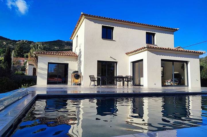 Villa pour 8 personnes, avec terrasse et jardin à Calvi