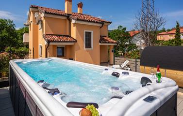 Villa für 6 Personen, mit Terrasse und Garten sowie Sauna, kinderfreundlich in Opatija Riviera