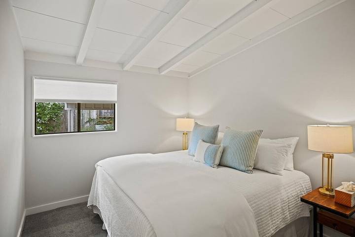 Vacation rental for 6 people, with yard in Pacific Grove