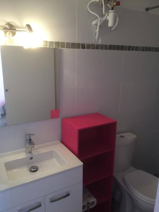 Gîte pour 4 personnes, avec terrasse ainsi que piscine et jardin dans Anse à l'Ane - 3