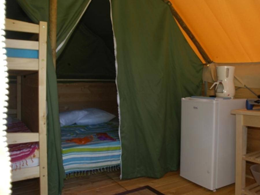 Domaine La Roche D’Ully - Bungalowzelt 4 personen - Lodge Trappeur ohne Sanitäranlagen in Ornans, Französischer Jura