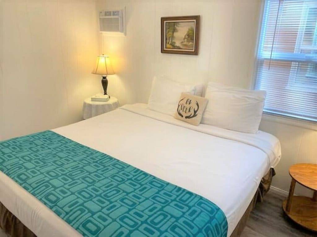 Charming Timber Haven Lodge (1Brm-4guest) Cabin #4 in Big Bear Lake, San Bernardino County