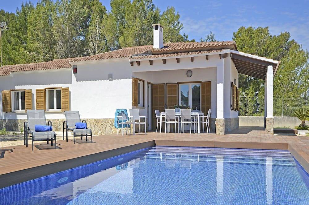 Pinocha (Villa Anglessos) in Can Picafort, Santa Margalida