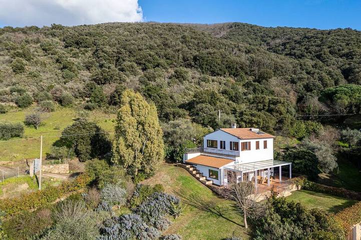 Ferienhaus für 7 Personen, mit Balkon und Garten sowie Pool