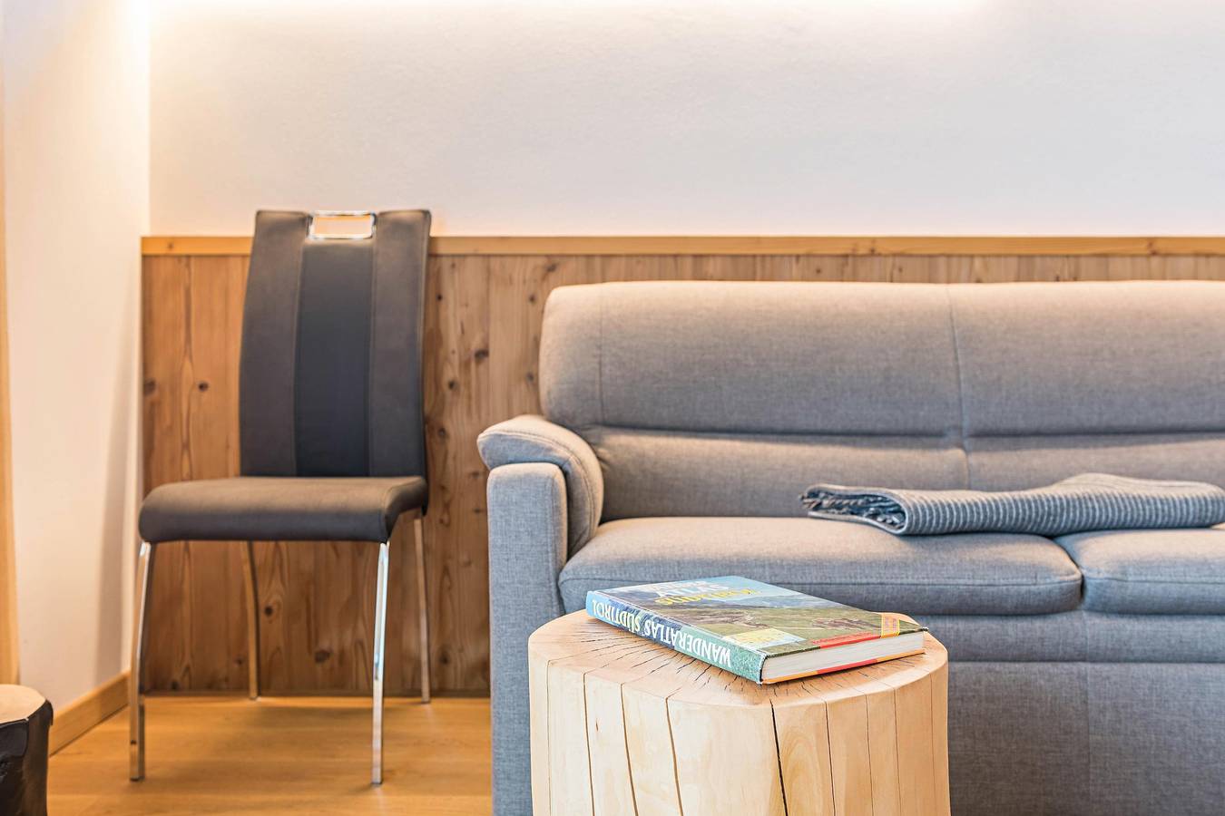 Ganze Wohnung, Ferienwohnung "Talblick" mit Bergblick, Wlan, Balkon und Garten in Albions, Lajen