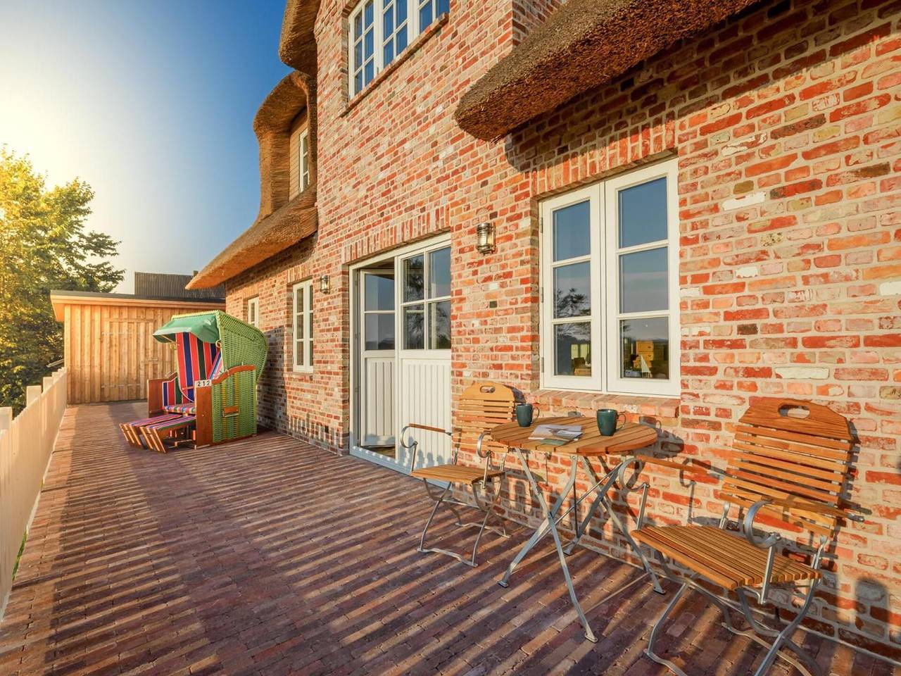 5-Sterne Reetdach-Ferienhaus 'Hermine' mit Sauna und Kamin in Tammensiel, Pellworm