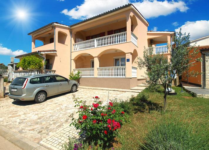 Ferienwohnung für 4 Personen, mit Terrasse in Fazana - 2