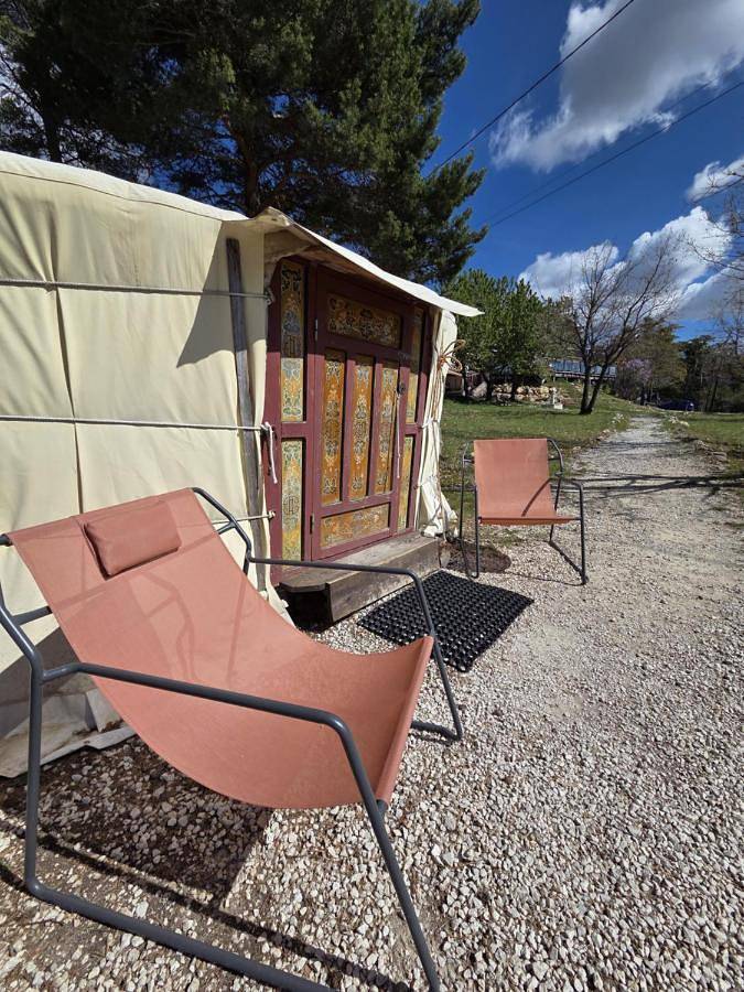 Gîte pour 4 personnes, avec Terrasse et Jacuzzi ainsi que Jardin et Vue