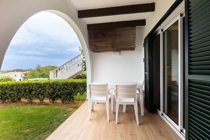Ganze Wohnung, Ferienwohnung 'Costa Arenal' mit Gemeinschaftspool, Wlan und Klimaanlage in Arenal d'en Castell, Es Mercadal