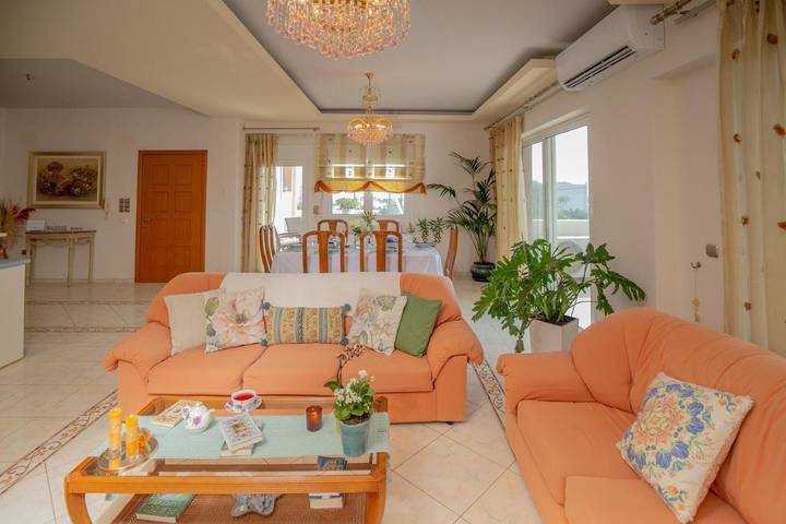 Location de vacances pour 6 personnes, avec vue ainsi que sauna et jardin dans Ierápetra - 3