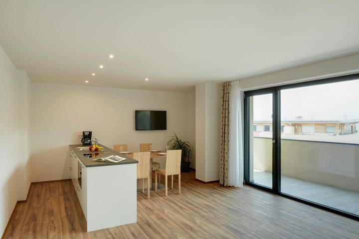 Ferienwohnung für 3 Personen, mit Balkon im Dorf Tirol
